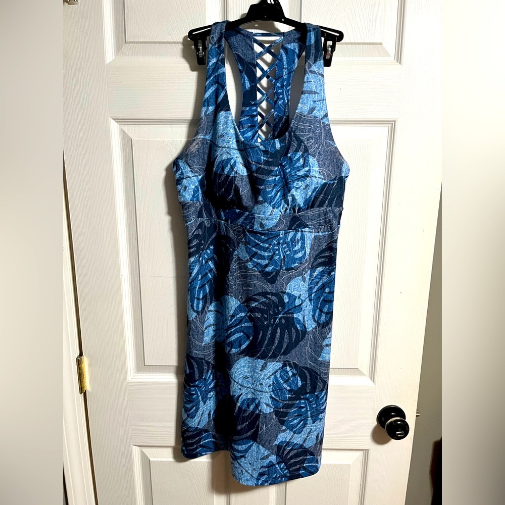 Women’s Large Zeroxposur Athletic Dress